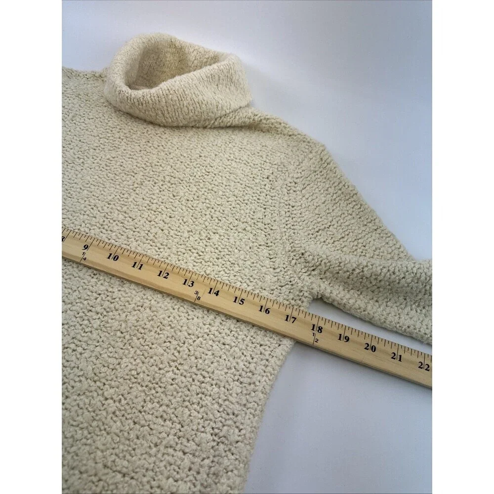 J Crew Cream Turtleneck‎ Sweater Bell Sleeve Pullover Vintage Wool Womens Medium